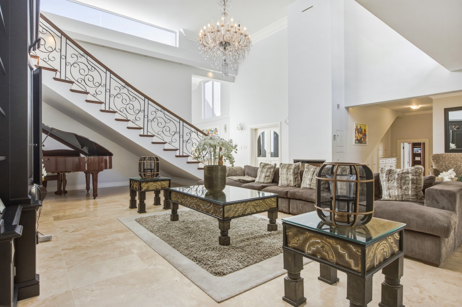 9 Bedroom Property for Sale in Constantia Western Cape
